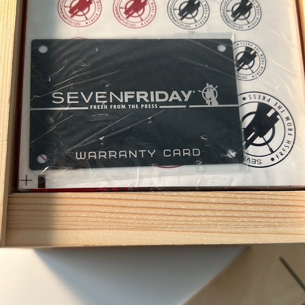 Brand new! Original Box and papers. Seven Friday automatic movement watch. - Picture 8 of 15